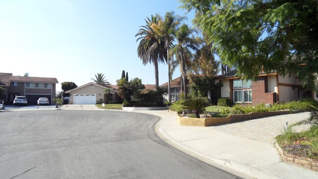 Building Photo - POOL HOME 4BR, 2.5BA, Yorba Linda, Cul-de-...