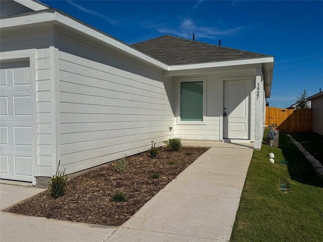 Foto del edificio - 3927 Selawik St