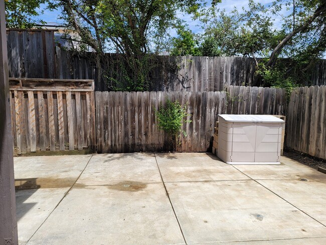 Building Photo - 4796 Heyer Ave