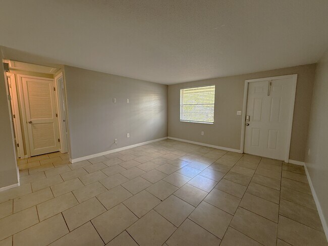 Foto del edificio - 536 Briarwood Rd