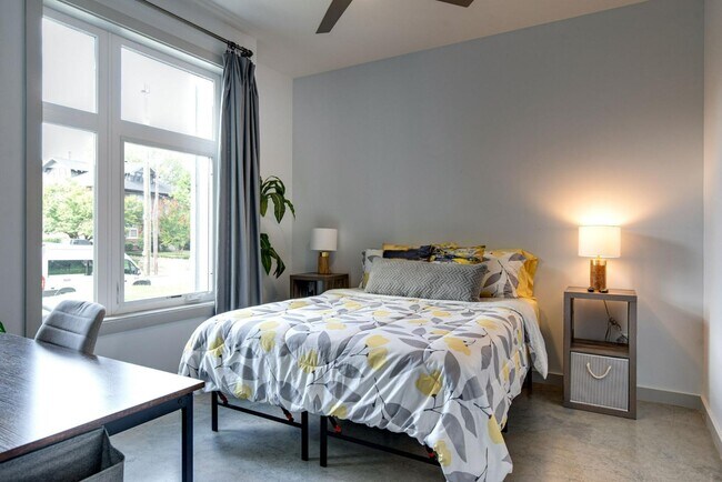 Foto del edificio - 1029 Maxwell Ave