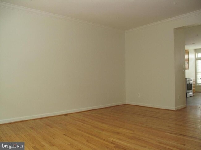 Building Photo - 8176 Skelton Cir