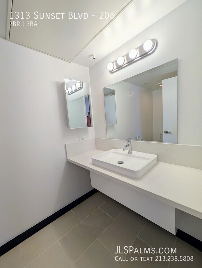 Foto del edificio - 1313 Sunset Blvd