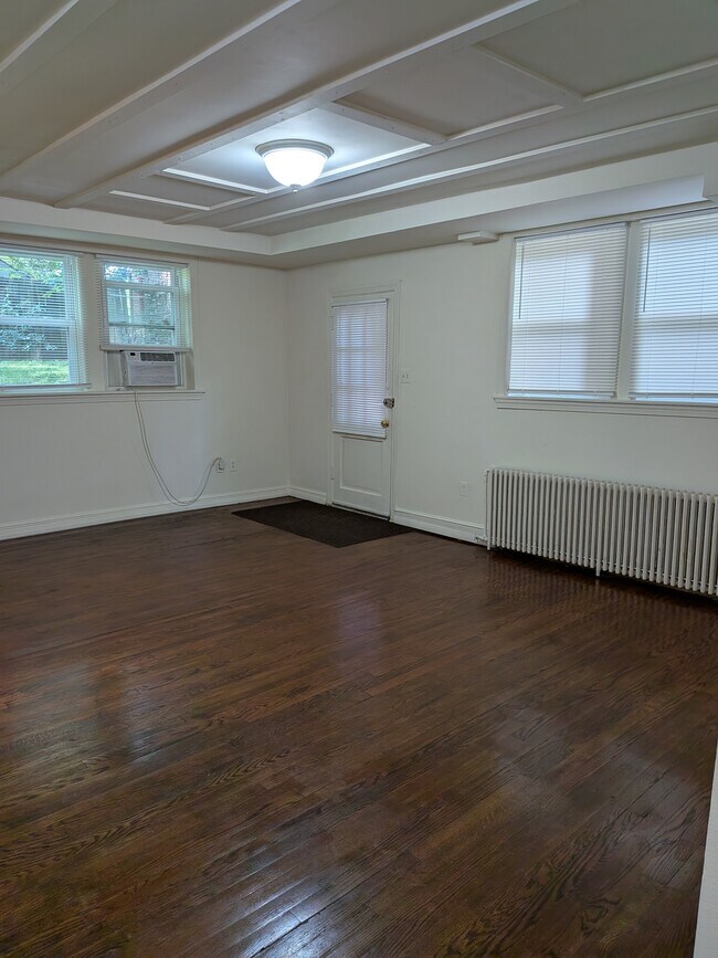 Foto del edificio - 8313 Eastridge Ave