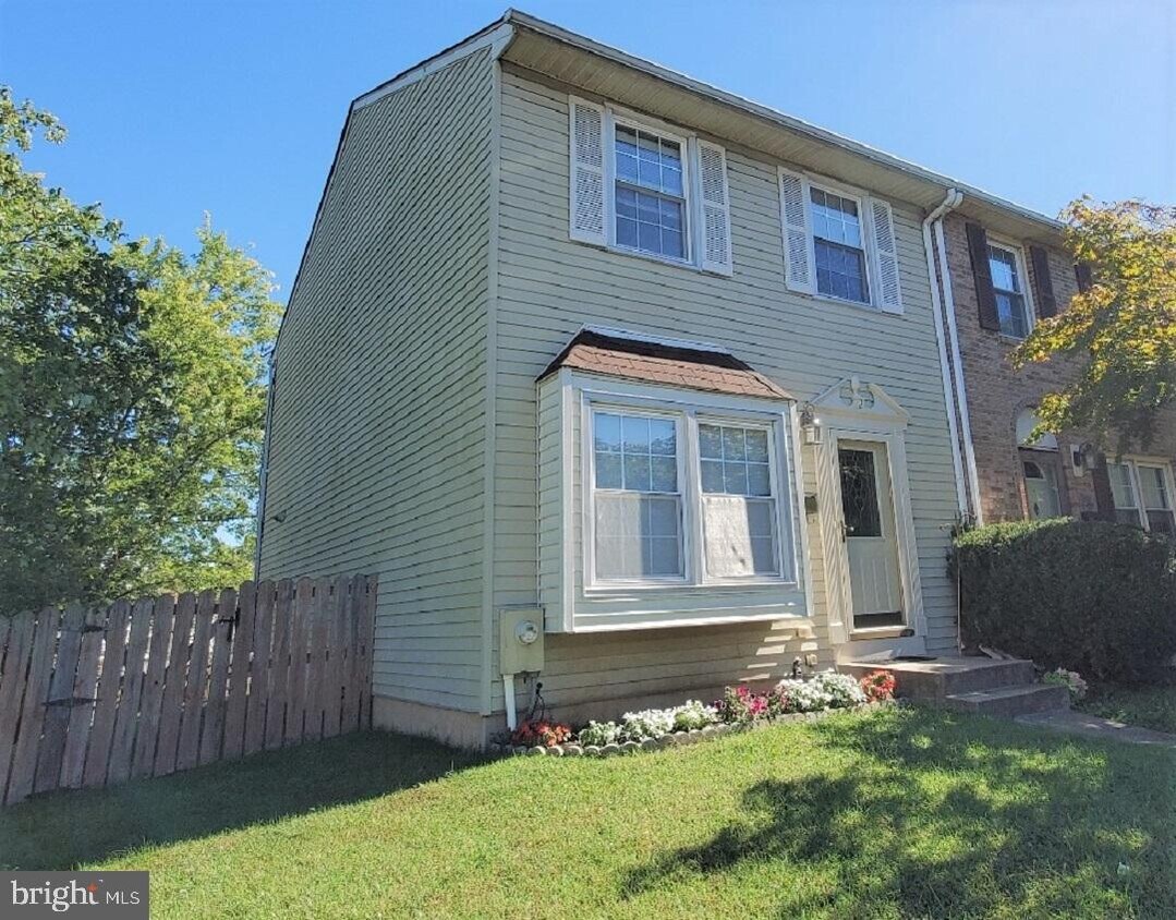 Primary Photo - 2 Guinevere Ct