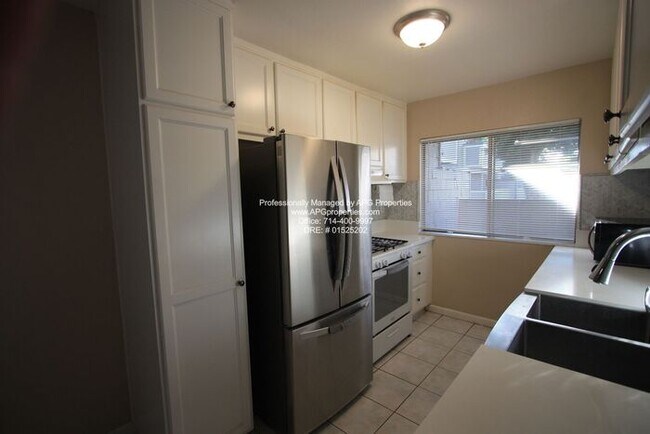 Foto del edificio - 1250 S Brookhurst St