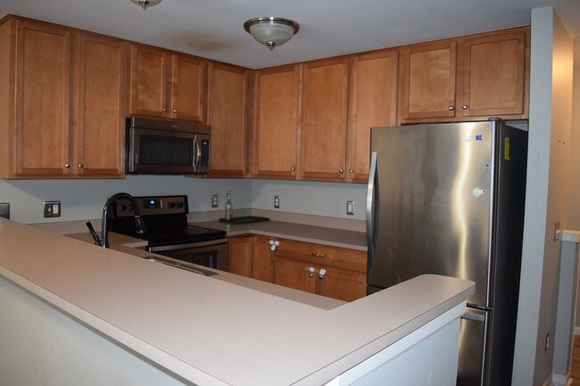 Foto del edificio - DOWNTOWN WIXOM 2 BED/2 BATH CONDO FOR LEASE!