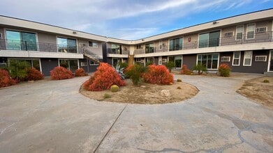 Building Photo - Willow Glen Apartments