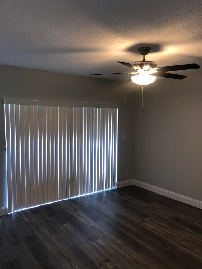 Beedroom - 2200 Park Ln