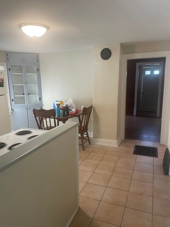 Foto del edificio - 2328 S 76th St