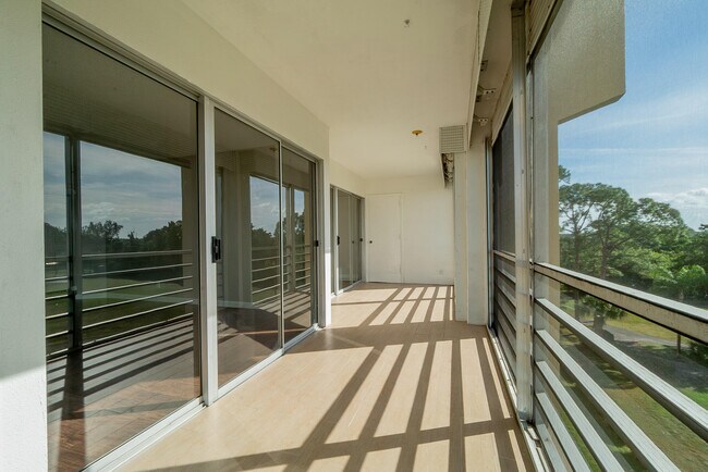 Building Photo - 3654 Via Poinciana