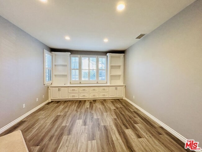 Building Photo - 4701 Luna Ct