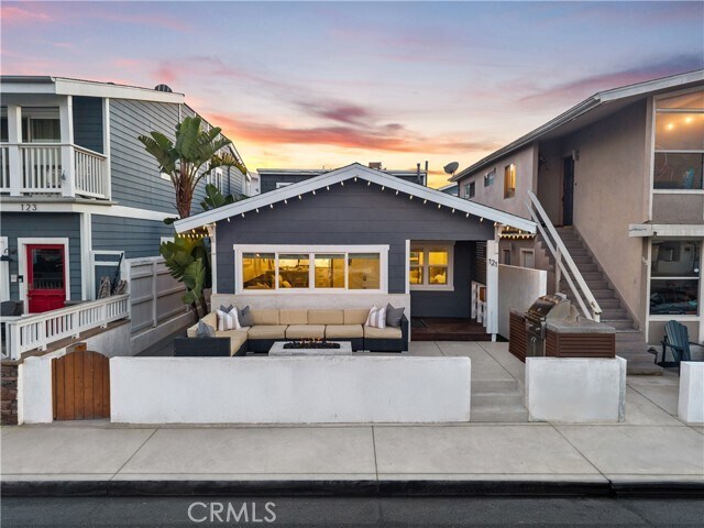 Foto del edificio - 121 E Balboa Blvd