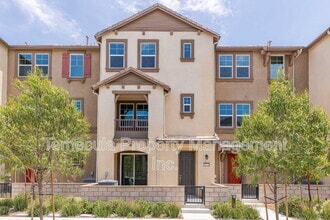 Building Photo - 28048 Oakdale Dr