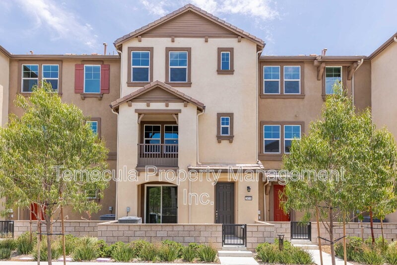 Primary Photo - 28048 Oakdale Dr