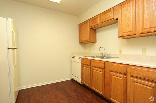 Kitchen - Greenacres Village