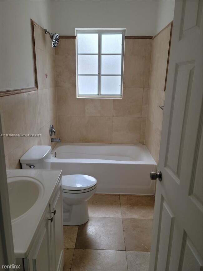 Foto del edificio - 3 br, 2 bath House - 553 NE 65th St