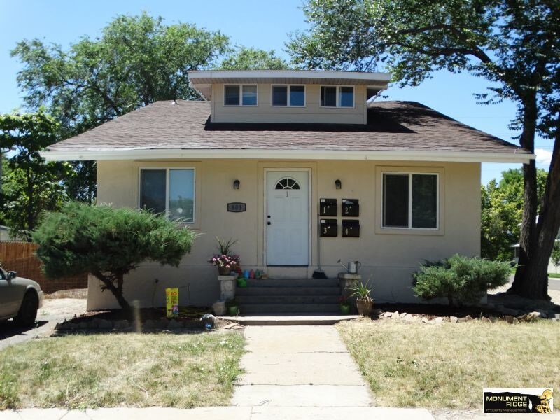 Available now! 3 bedroom 2 bath downtown