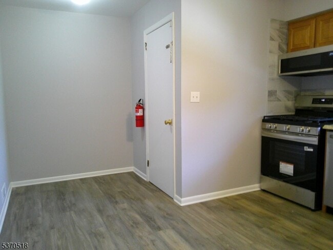 Foto del edificio - 1025 Kingswood Rd