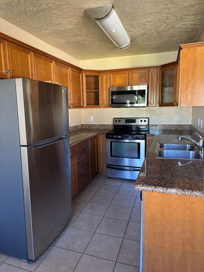 Building Photo - Charming 2-Bedroom, 1-Bathroom Condo for R...