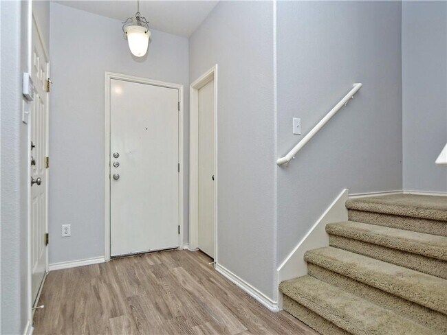 Building Photo - 107 Verde Ranch Loop