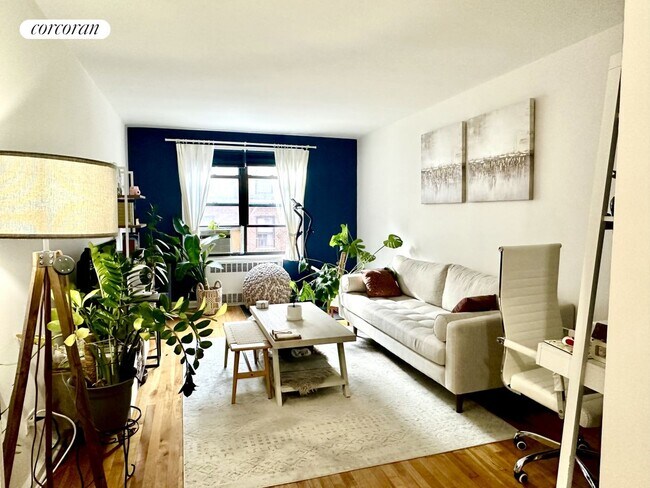 Foto del edificio - 3440-40 78th St
