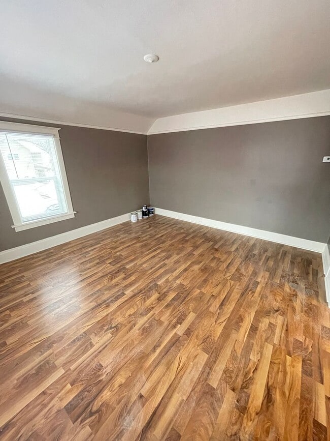 Foto del edificio - 606 N 60th Ave W