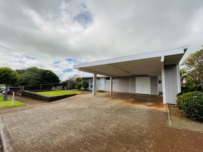 Building Photo - Beautiful Spacious 3 Bedroom Single Family...