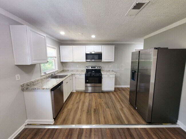 Foto del edificio - 245 Argus Cir NW