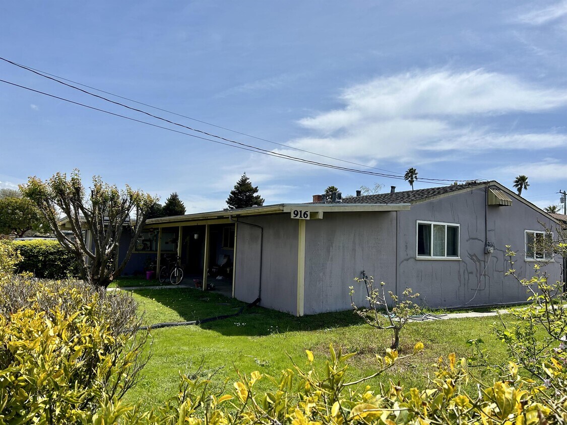 Primary Photo - 916 Fair Ave