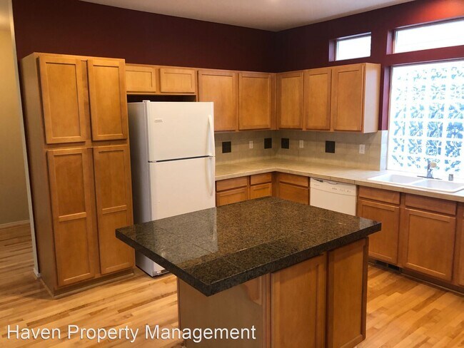 Building Photo - 4 br, 2.5 bath House - 6326 Francis Ave SE