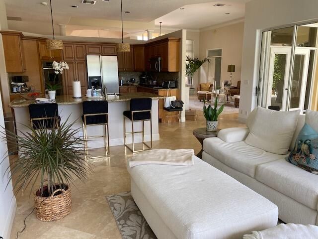 Foto del edificio - 8933 Lakes Blvd