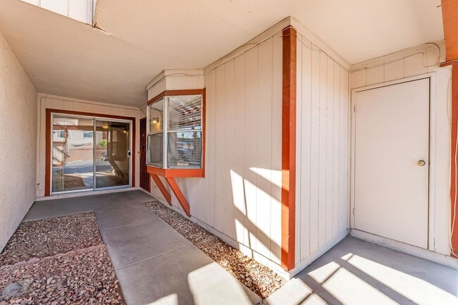 Building Photo - 457 N Lamb Blvd