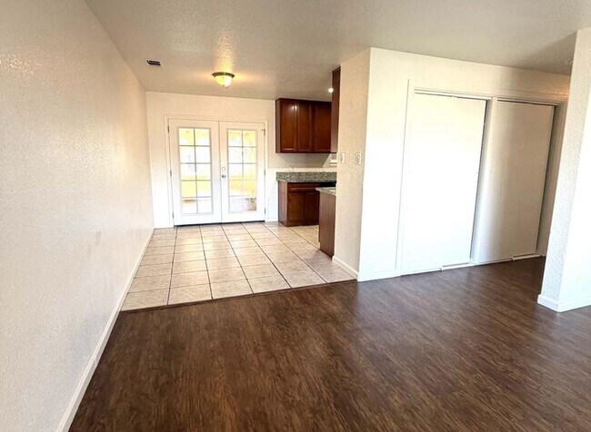 Foto del edificio - 2129 Winafred St