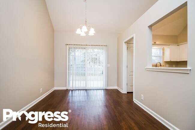 Foto del edificio - 920 7 Oaks Blvd