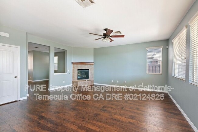 Foto del edificio - 40184 Emily Pl