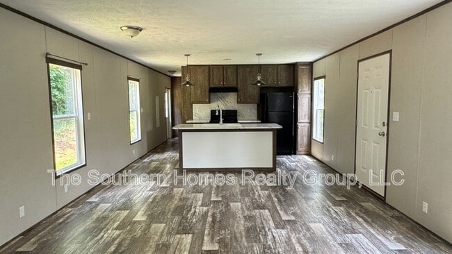 Building Photo - 1418 Co Rd 700