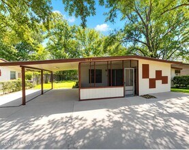 Building Photo - 1623 Alfen St