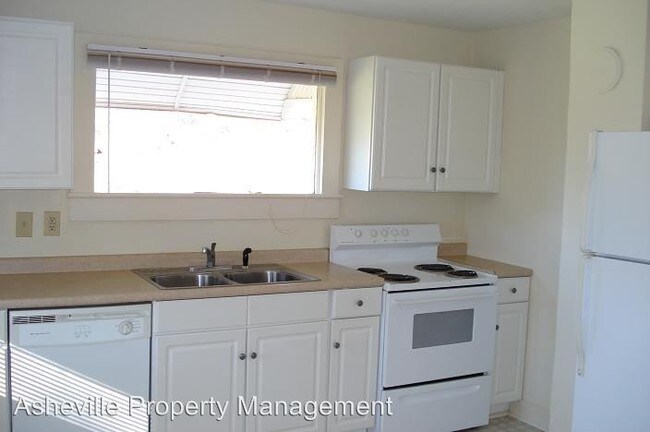 Building Photo - 2 br, 1.5 bath House - 8 Hal Wells Loop