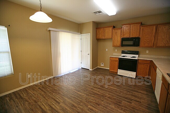 Foto del edificio - 15285 W Shaw Butte Dr