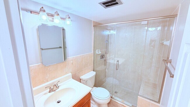 Foto del edificio - 2500 Lee Rd