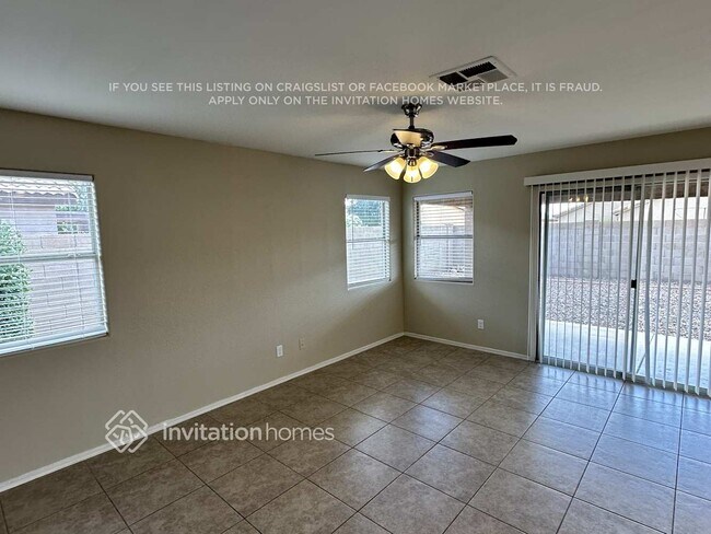 Foto del edificio - 3215 W Salter Dr