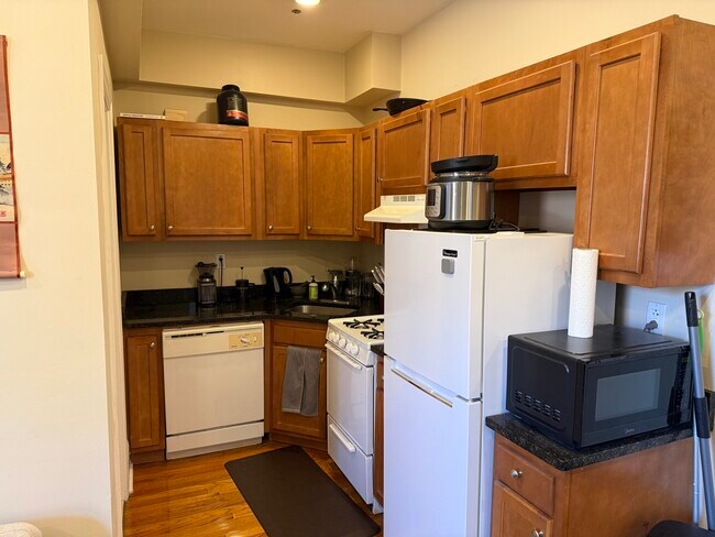 Foto del edificio - 1197 Commonwealth Ave