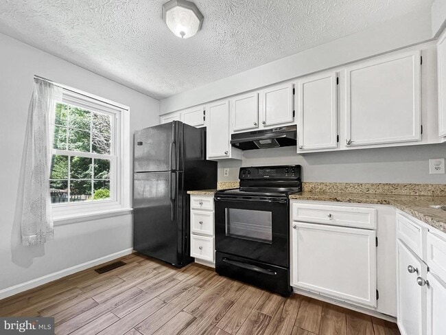 Building Photo - 8426 Red Eagle Ct