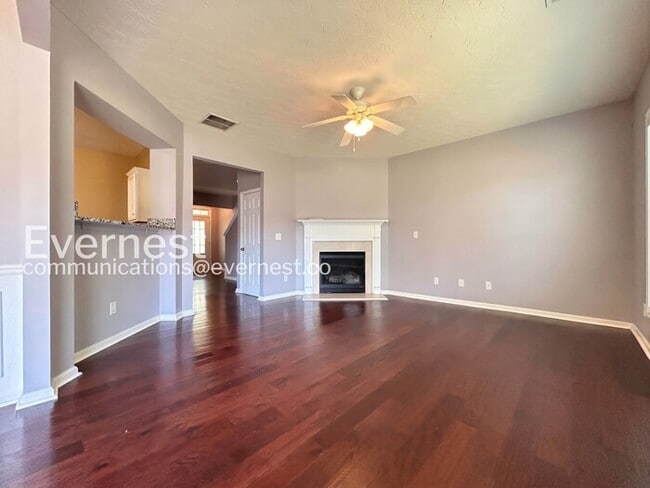 Foto del edificio - 729 Mountain Laurel Dr