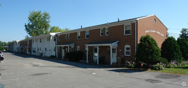 Foto del edificio - North Colony Townhomes