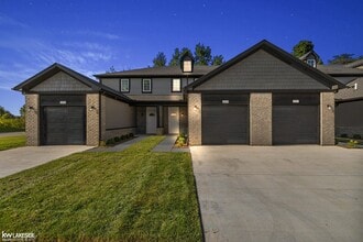 Building Photo - 28132 Delano Dr