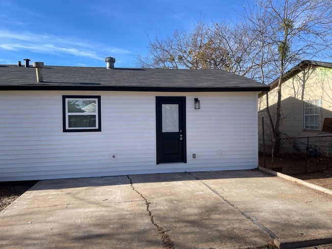 Building Photo - 1632 Best Blvd