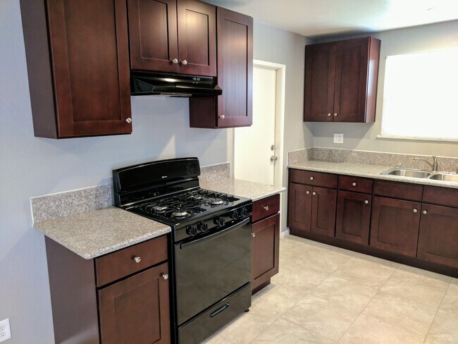 Foto del edificio - 5887 Allwood St