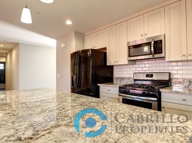 Building Photo - 3050 Julielynn Way
